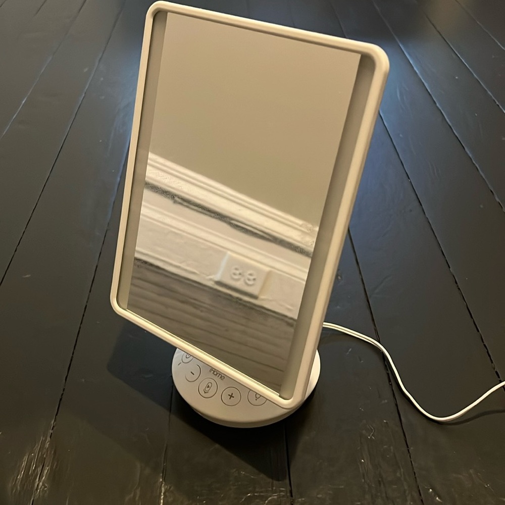 iHome dual mirror and speaker*SOLD*